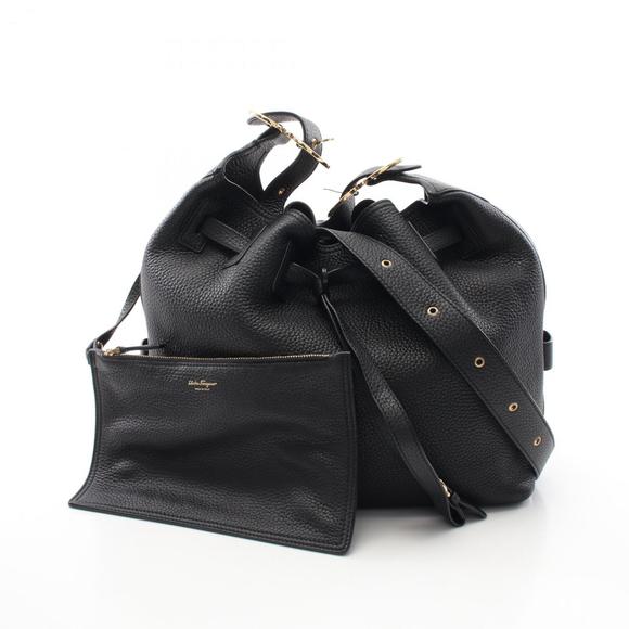 Salvatore Ferragamo Gancini Shoulder Bag, Leather, Women's, Black, Size 21, G586 - Picture 1 of 9